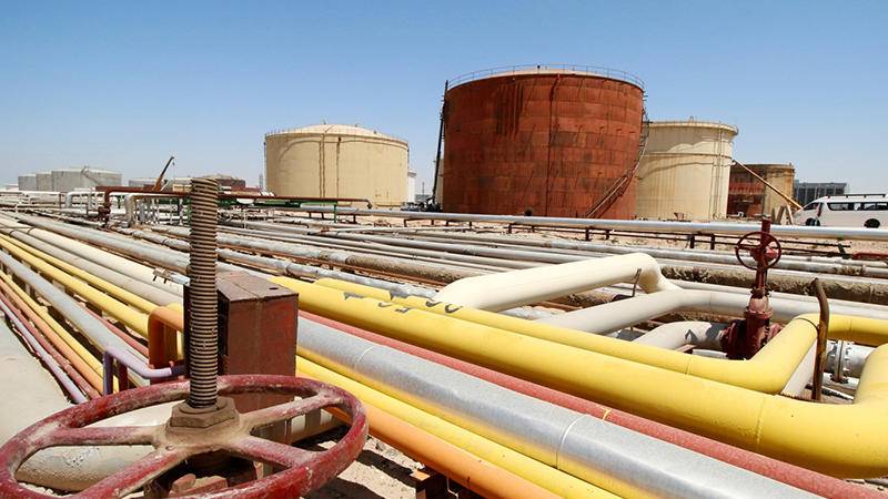 النفط يواصل الانخفاض عالمياً