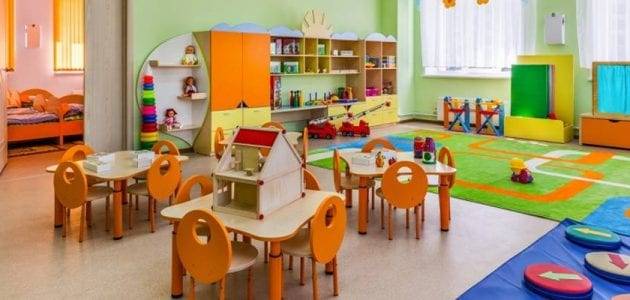 معلمات مدرسة ماريا القبطية في حي نزال يطالبن بفتح حضانة المدرسة التي اغلقتها وزارة التنمية