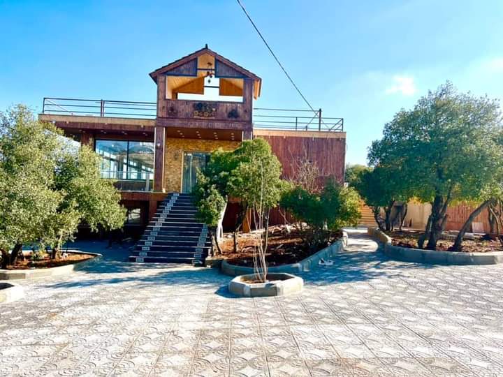 ابنائنا المغتربين في كندا يقيمون مشروع سياحي متكامل على جبال عجلون وآخر في عمان