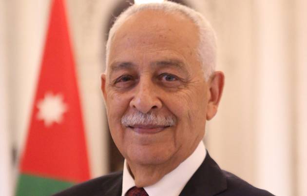 العيسوي ينقل تعازي الملك إلى الفايز والقرعان