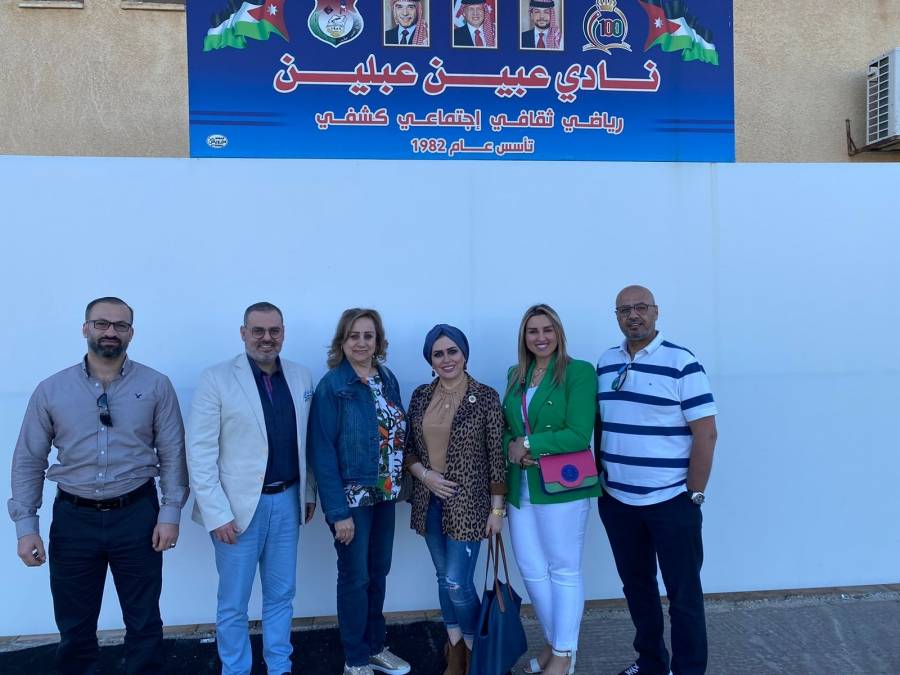 نادي ليونز عمان جدارا يوزع طرود خير في عجلون 