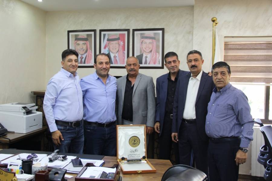 المهندس فؤاد الدويري يلتقي رئيس وأعضاء مجلس إدارة نادي الرمثا الرياضي