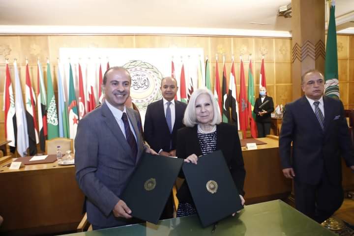 العدوان يشارك في احتفالات يوم الوثيقة العربية ويوقع على مذكرة تعاون في مجال التدريب والتأهيل والتوثيق مع جامعة الدول العربية