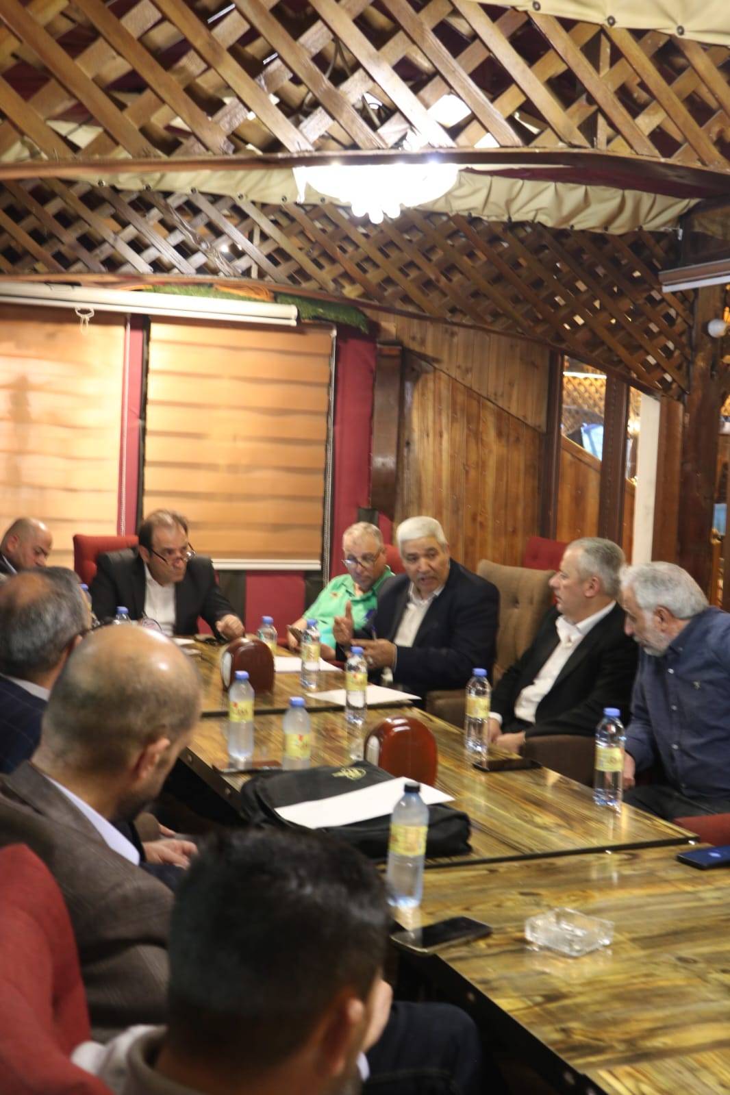 الدويري يجتمع باندية الدرجة الثانية المشاركة بدوري كرة القدم 