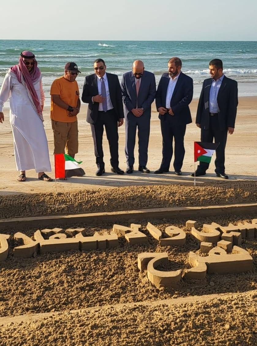 القنصل وأعضاء البعثة الدبلوماسية الأردنية في الإمارات يهنئون بزفاف ولي العهد