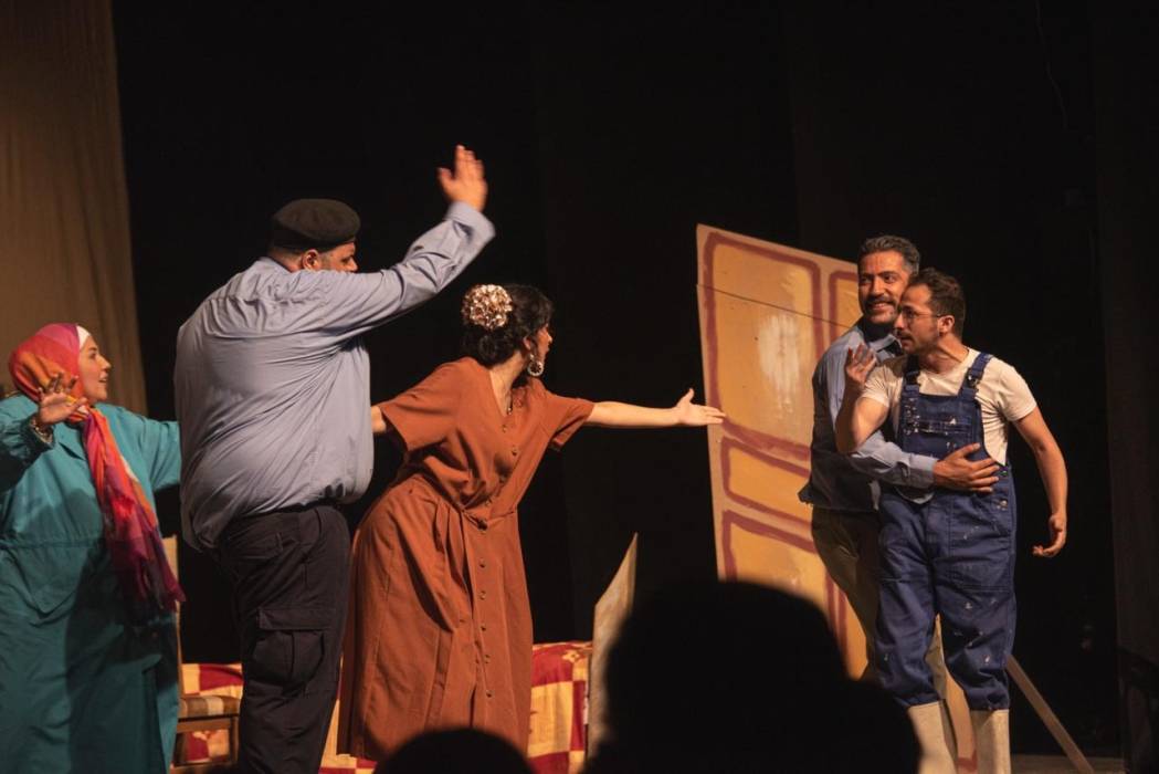 الجمهور السوري يحتفي بفريق مسرحية "إدفع ما بدفع" الأردنية 
