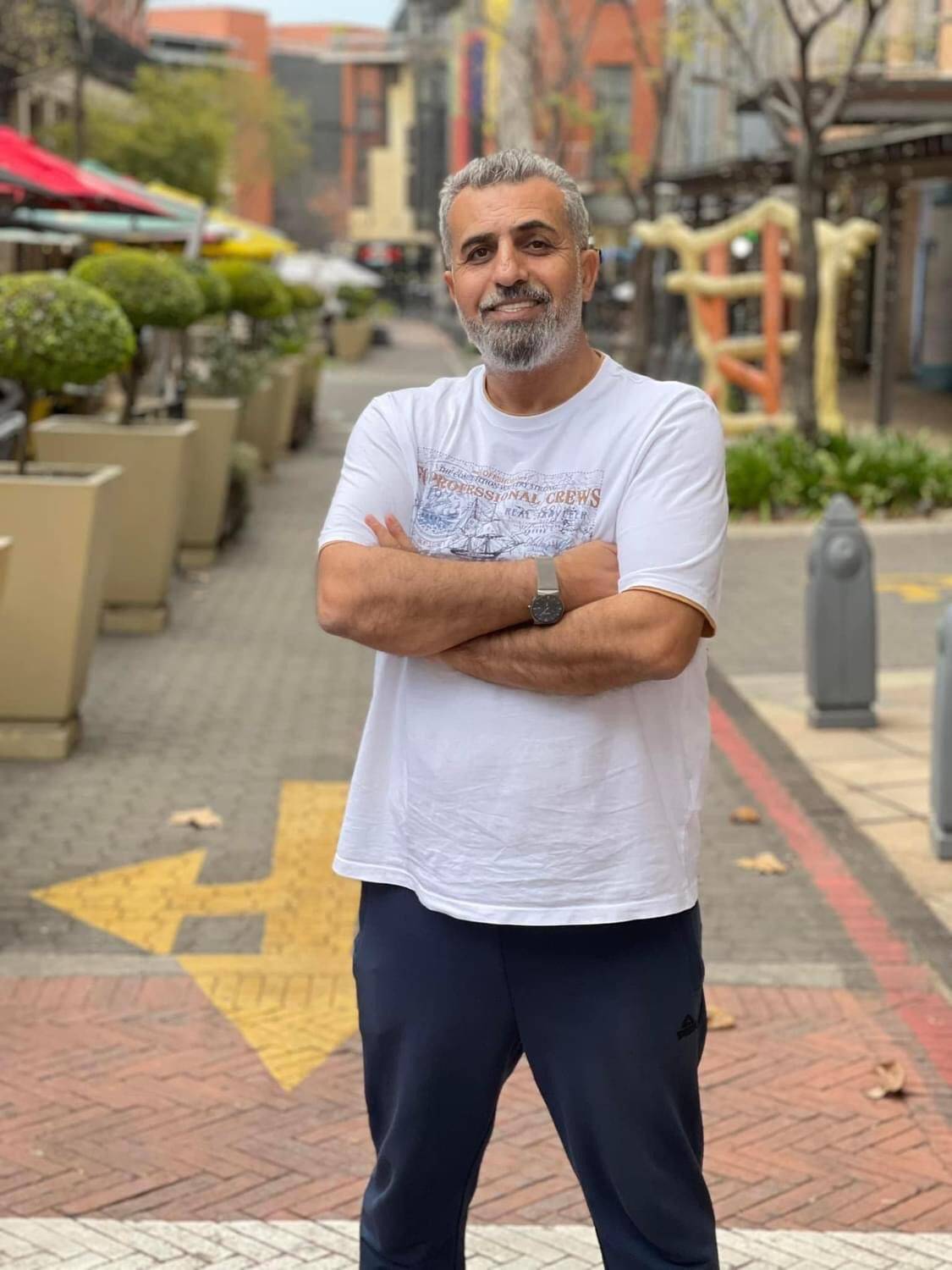 عبيدات ممثلاً لنقابة تجار ومصنعي القرطاسية والمكتبات والأجهزة المكتبية في محافظة إربد