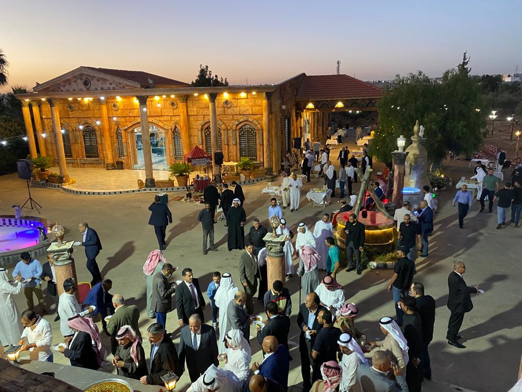 الحديد يقيم مادبة افطار كبرى بيوم عرفه