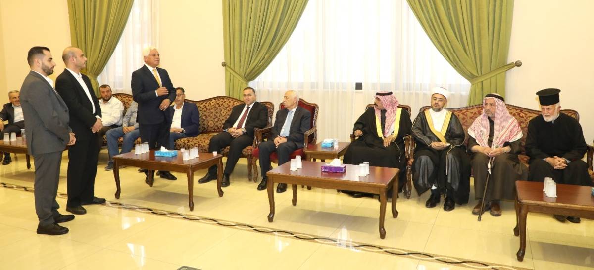 مندوبا عن الملك وولي العهد العيسوي يعزي عشيرتي العدوان/ ابو عرابي ، وآل الجدع