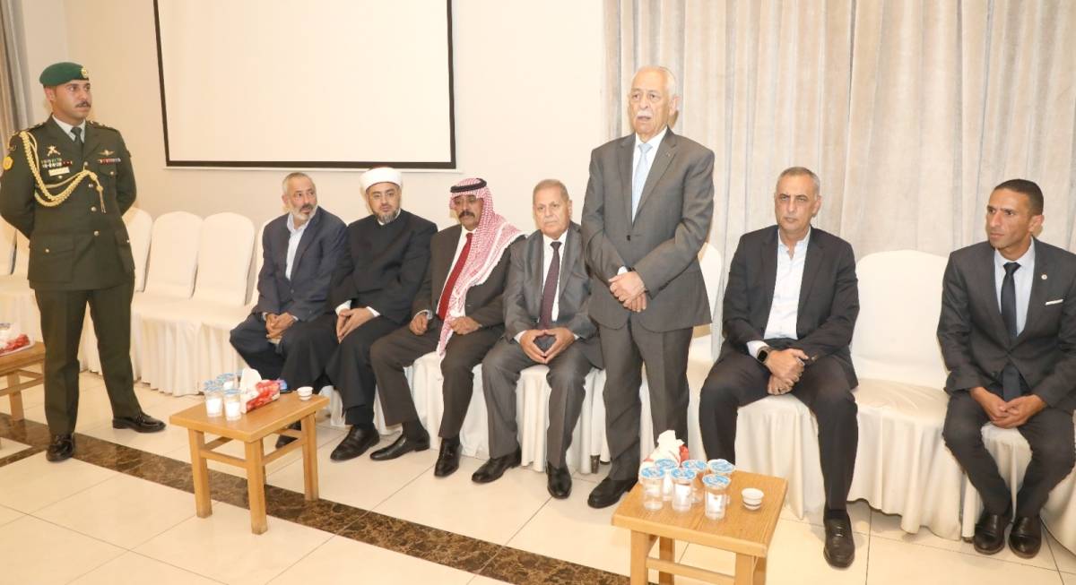 مندوبا عن جلالة الملك وولي العهد.. العيسوي يعزي آل أبو فارس