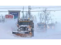 رفوف خاوية وهلع في الشوارع.. 180 مليون امريكي يستعدون لمواجهة "عاصفة القرن"