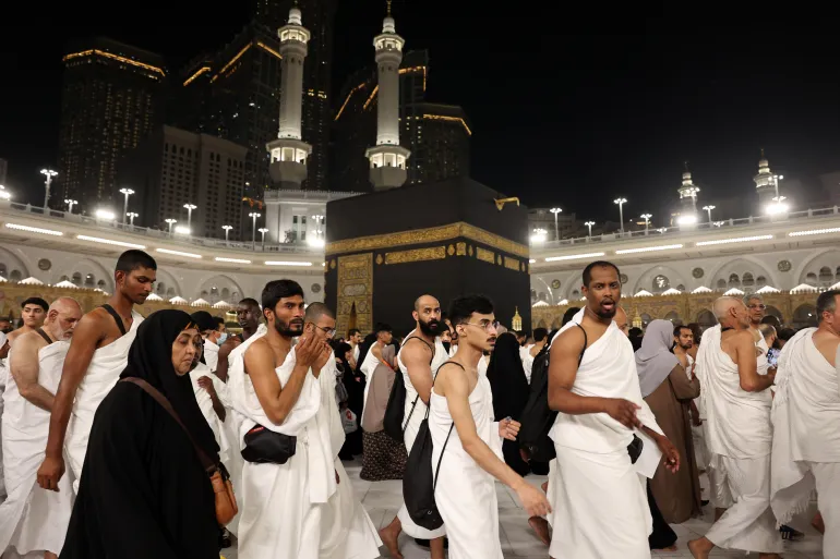 التربية تعلن الفائزين بقرعة الحج (فيديو)