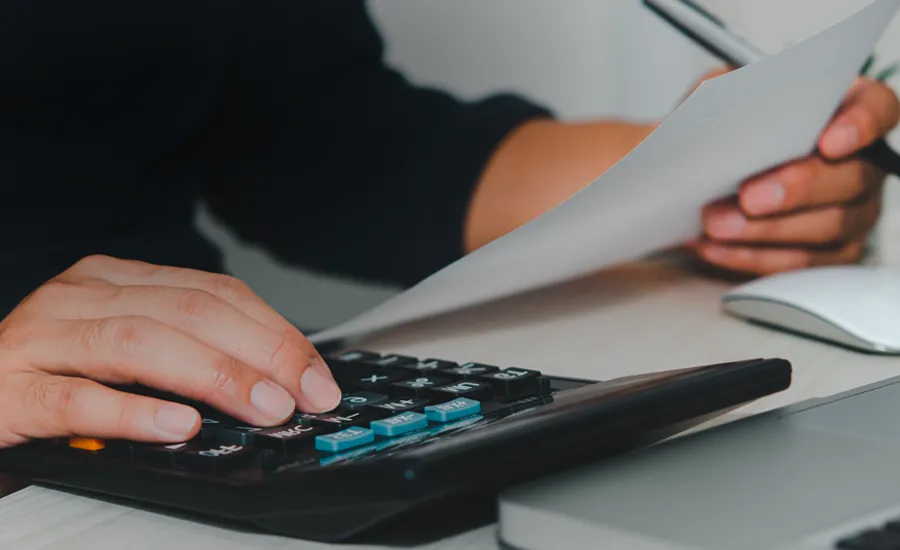 كيفية حساب فائدة القرض البنكي في الاردن 2026.. المتناقصة والثابتة