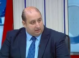 رد ناري من الخطيب على شائعات رواتبه