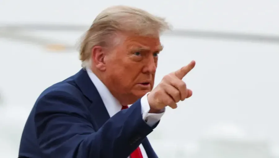 ترامب يحدد ساعة الصفر لضرب إيران 