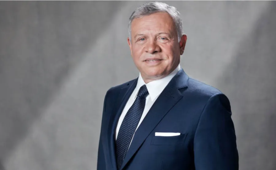 الملك يعود إلى أرض الوطن