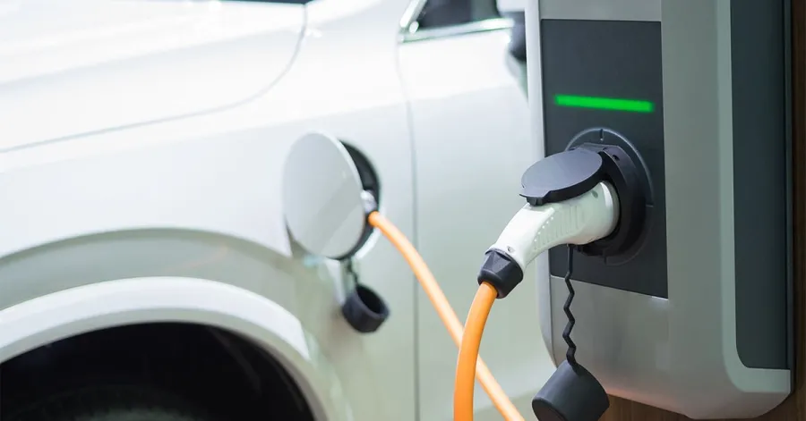 شحن السيارات الكهربائية يصبح أسرع من تعبئة البنزين قريبا