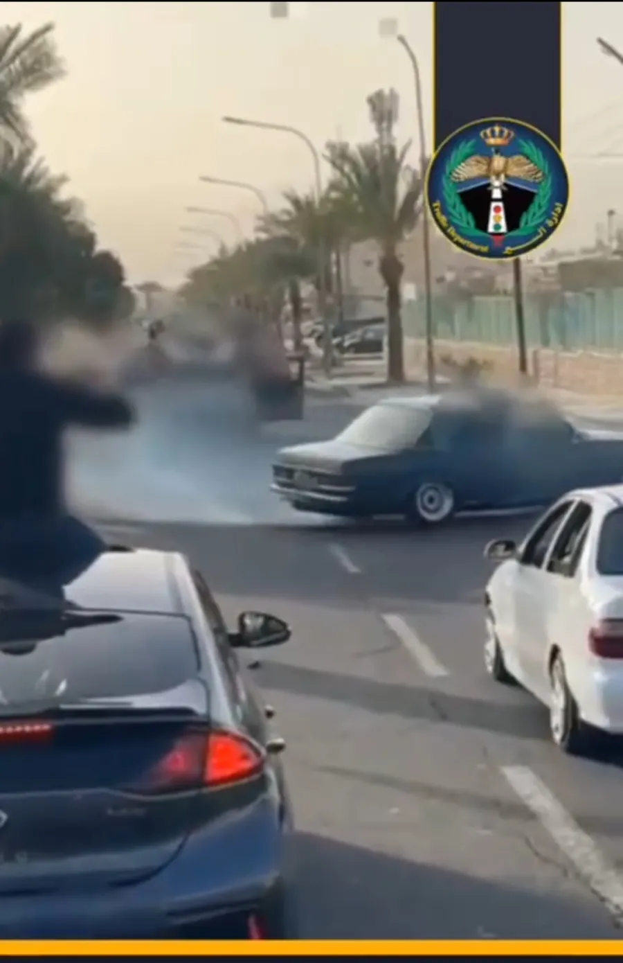 ضبط المركبات التي ظهرت تسير بشكل مواكب وسائق احداها يقوم بالتشحيط بالعجلات