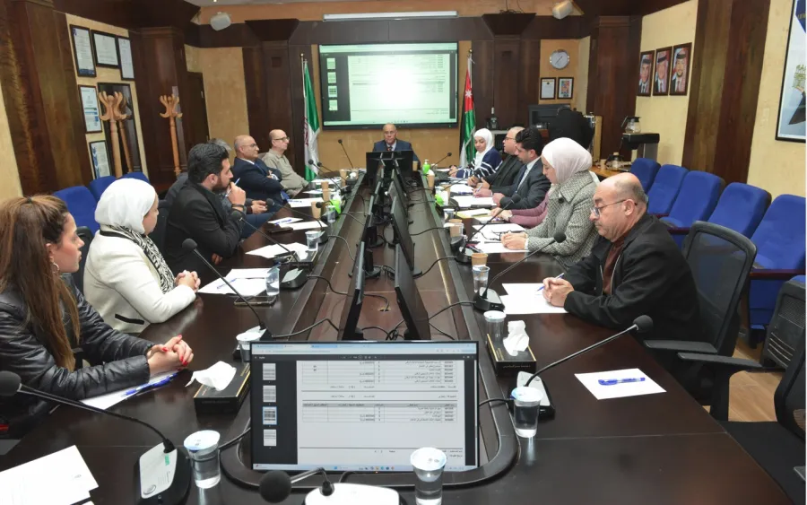 "إعلام" جامعة البترا تناقش دمج الذكاء الاصطناعي والأمن السيبراني في خططها الدراسية