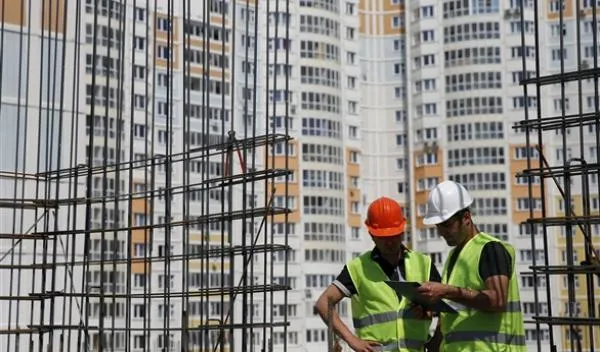 اتحاد نقابات العمال يعلن رفضه زيادة عطلة القطاع العام ويتمسك بـ 48 ساعة عمل اسبوعيا