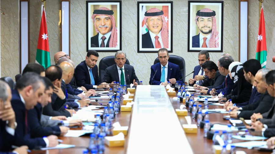 رئيس الوزراء يلتقي كتلة حزب الميثاق الوطني النّيابيَّة