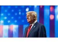 ترامب يهدد ايران بـ "حرب الايام الاثني عشر" وحاملة طائرات ثانية في الطريق