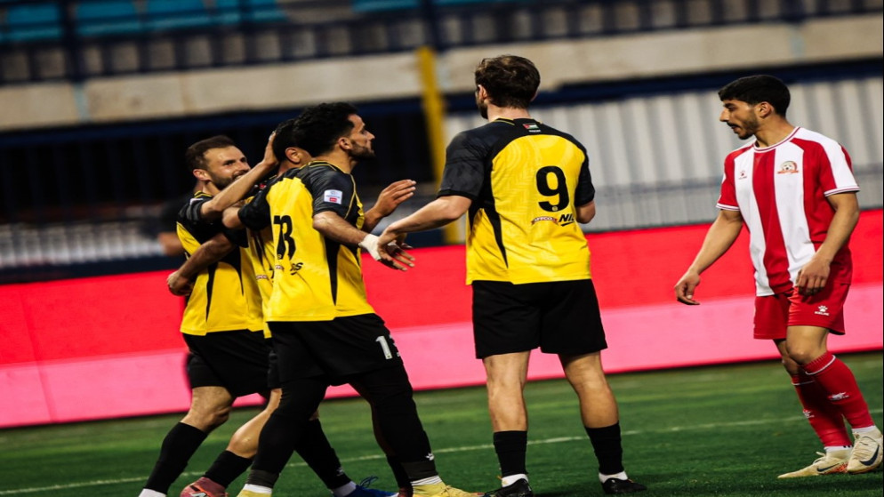 الحسين اربد يتصدر دوري المحترفين بفوز كبير