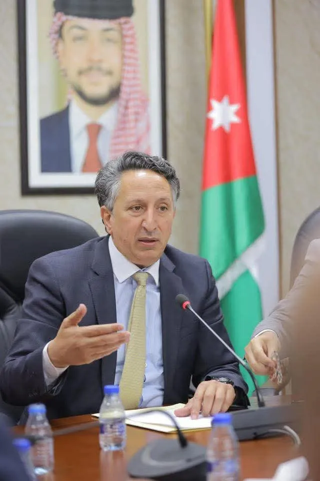 أبو رمان يفتح ملف تصدير السيارات المرهونة.. ويوجه سؤالا نيابيا لدائرة الجمارك