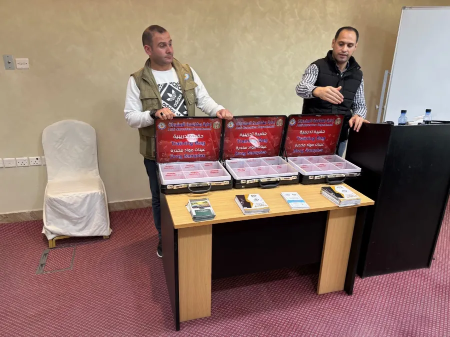 محاضرة توعوية بعنوان "آفة المخدرات وأثرها على الفرد والمجتمع" لدى شركة المناصير للزيوت والمحروقات
