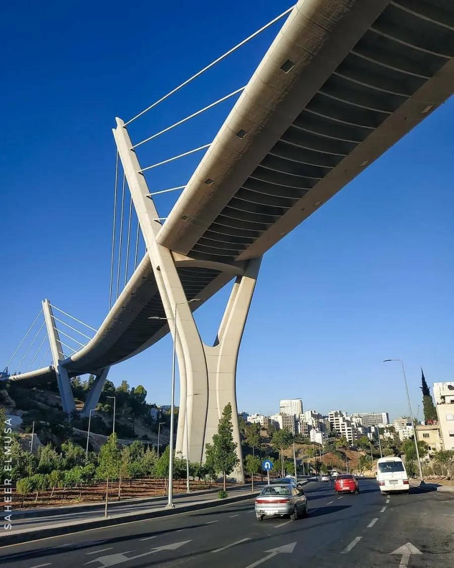 جثة واستنفار أمني أسفل جسر عبدون (فيديو)