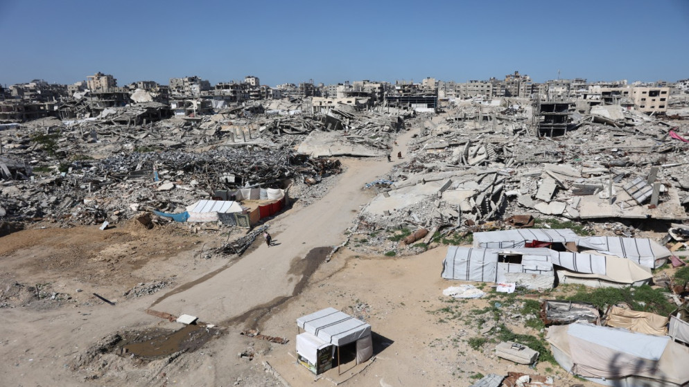 الاحتلال يصعد في غزة: اصابات وغارات جديدة