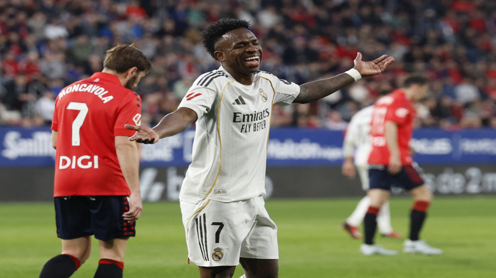 اوساسونا يصدم ريال مدريد وبرشلونة يقترب من صدارة الدوري الاسباني