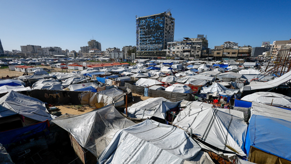 تحذير اممي من تصاعد خطر الحرائق في مخيمات غزة